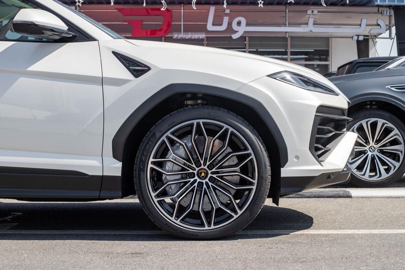 Lamborghini Urus Lamborghini Urus SE | 2025 | 1,200km