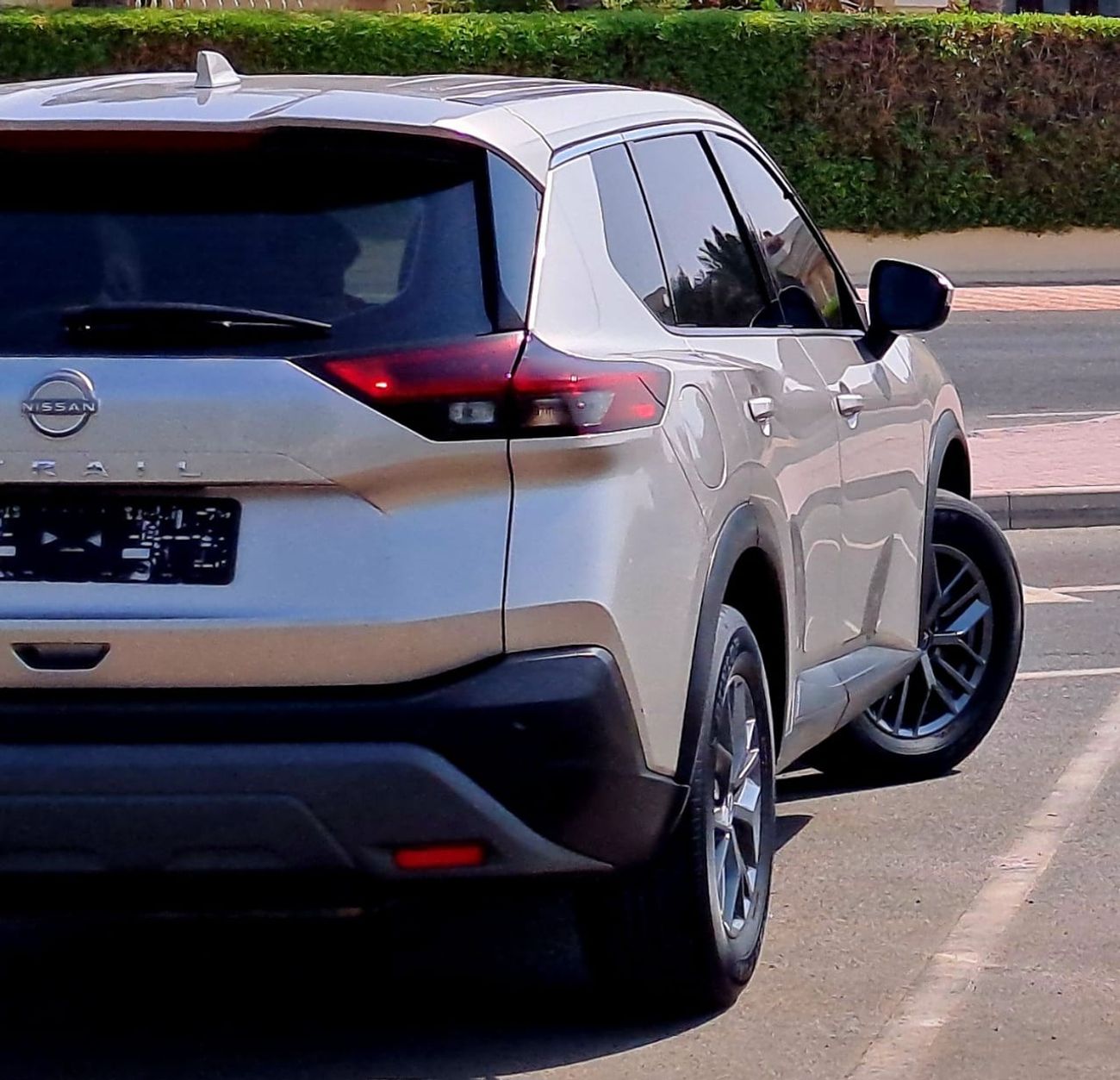 نيسان إكس تريل S 2.5L (169 HP) FWD (5 Seater)