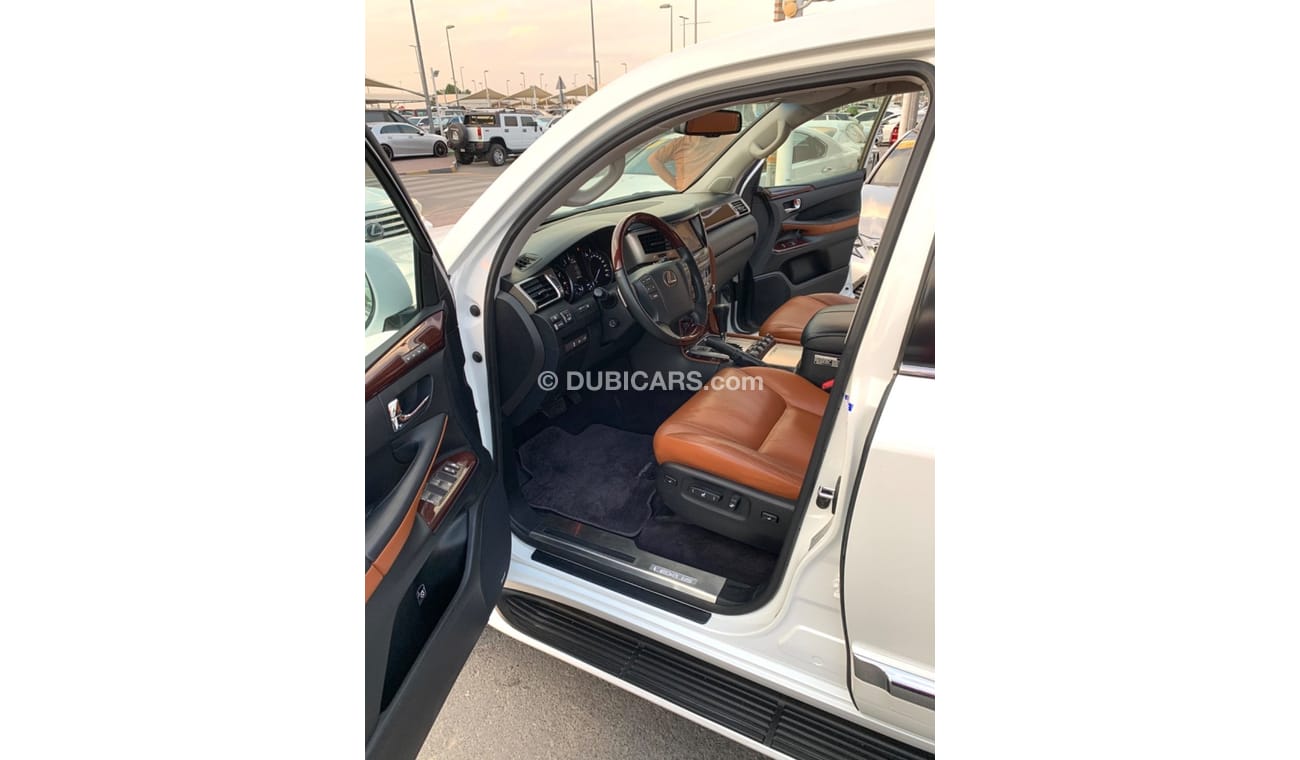Lexus LX 570