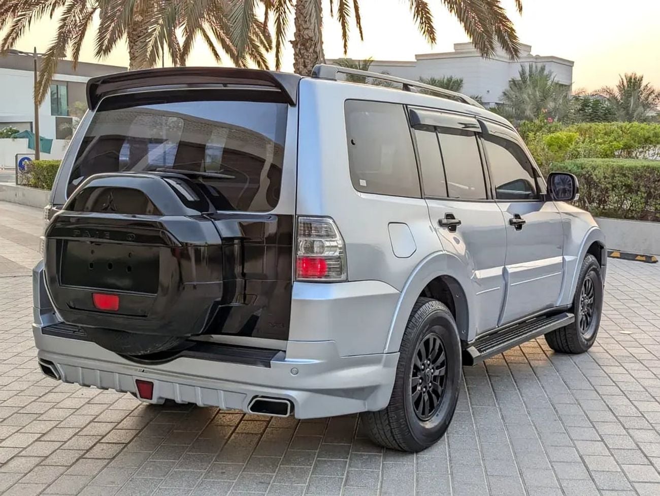 Mitsubishi Pajero GLS MIDLINE GLS MID OPTION V6 3.5L IN EXCELLENT CONDITION