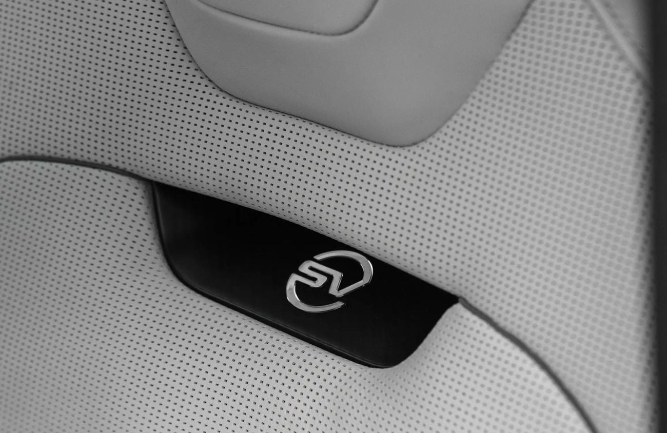 Land Rover Range Rover 4.4L V8 Twin-Turbo Mild-Hybrid