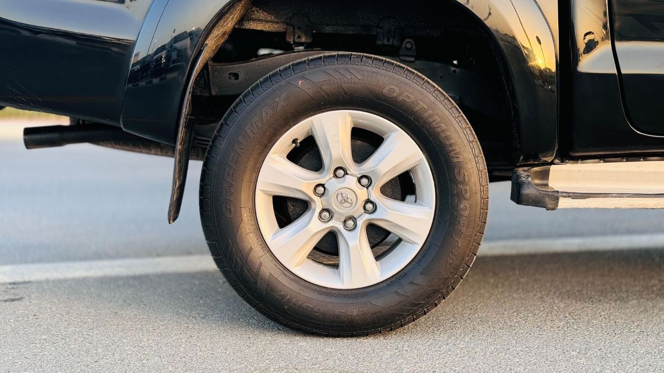 Toyota Hilux DOUBLE CABIN | LHD | 3.0L DIESEL ENGINE | 2015 | PREMIUM SPORTS BAR WITH BASKET