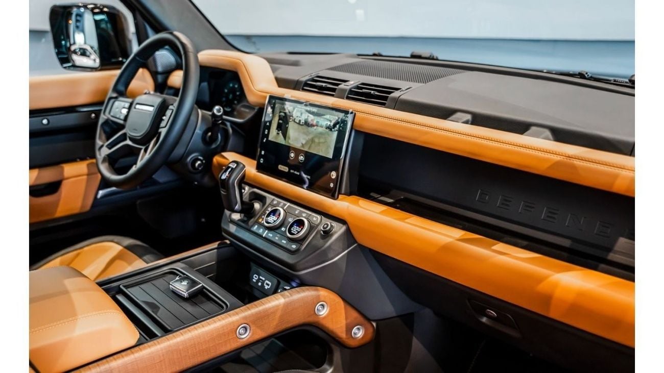 لاند روفر ديفندر 2024 Land Rover Defender X P400, 2029 Land Rover Warranty + Service Contract, Low KMs, GCC