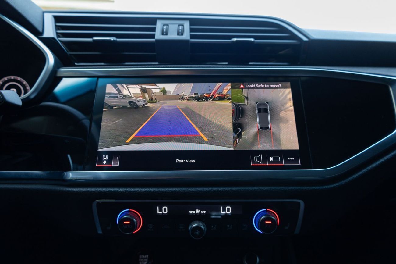 Audi RS Q3 TFSI quattro 2.5L SUV