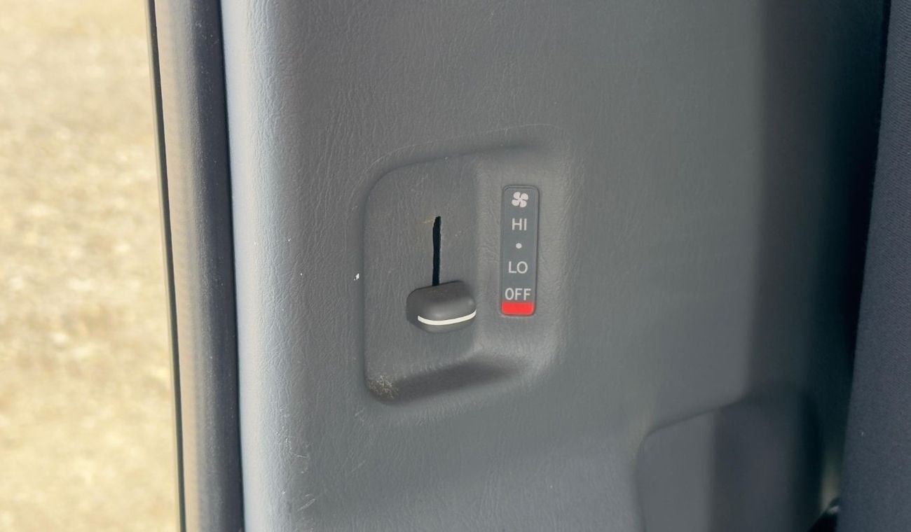 Toyota Hiace EXCELLENT CONDITION | NUDGE BAR | RHD | 2017 | 3.0L DIESEL ENGINE | MANUAL TRANMISSION | 14 SEATERS