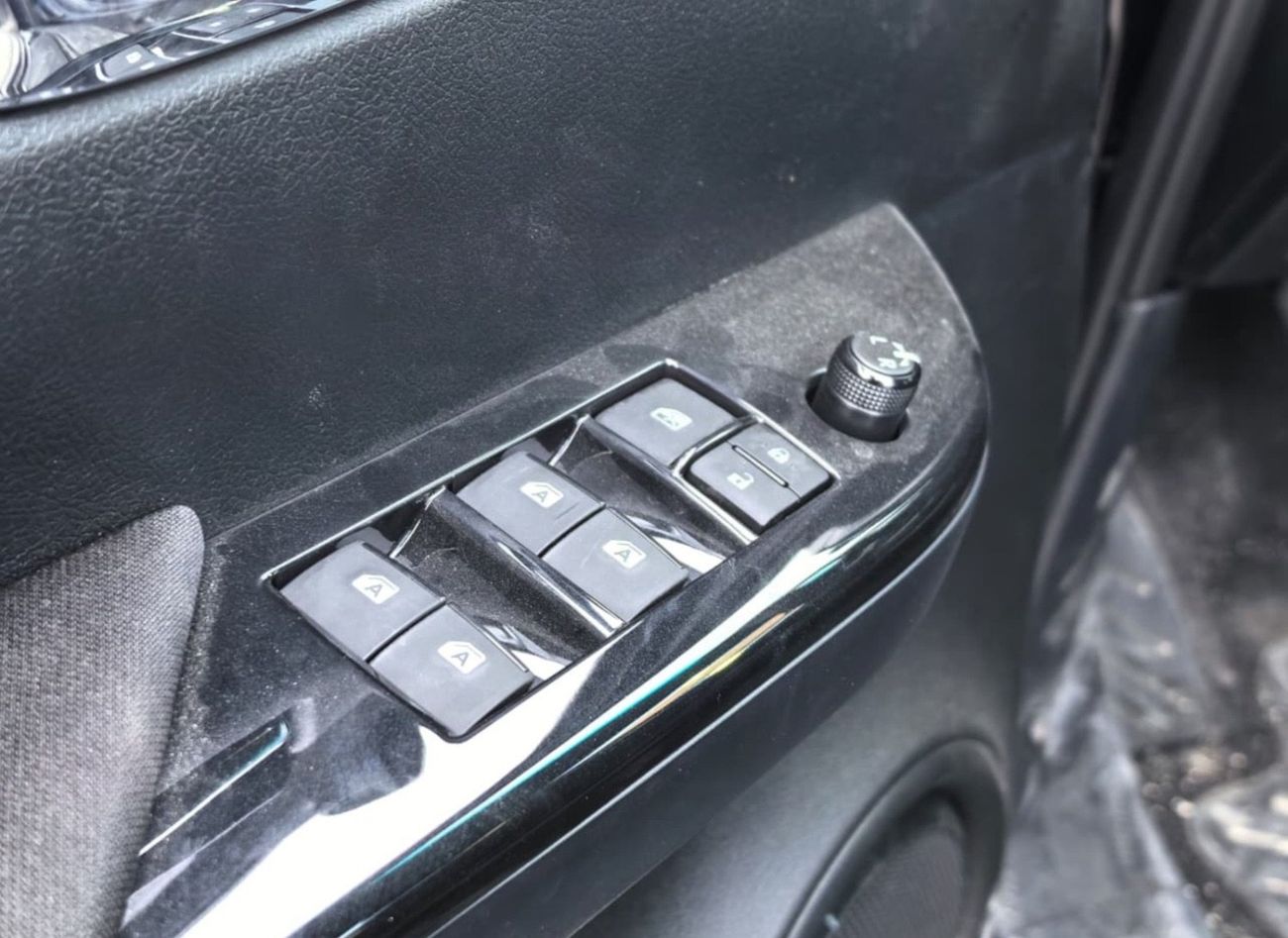 Toyota Hilux 2025 TOYOTA HILUX 2.7L PETROL MANUAL TRANSMISSION