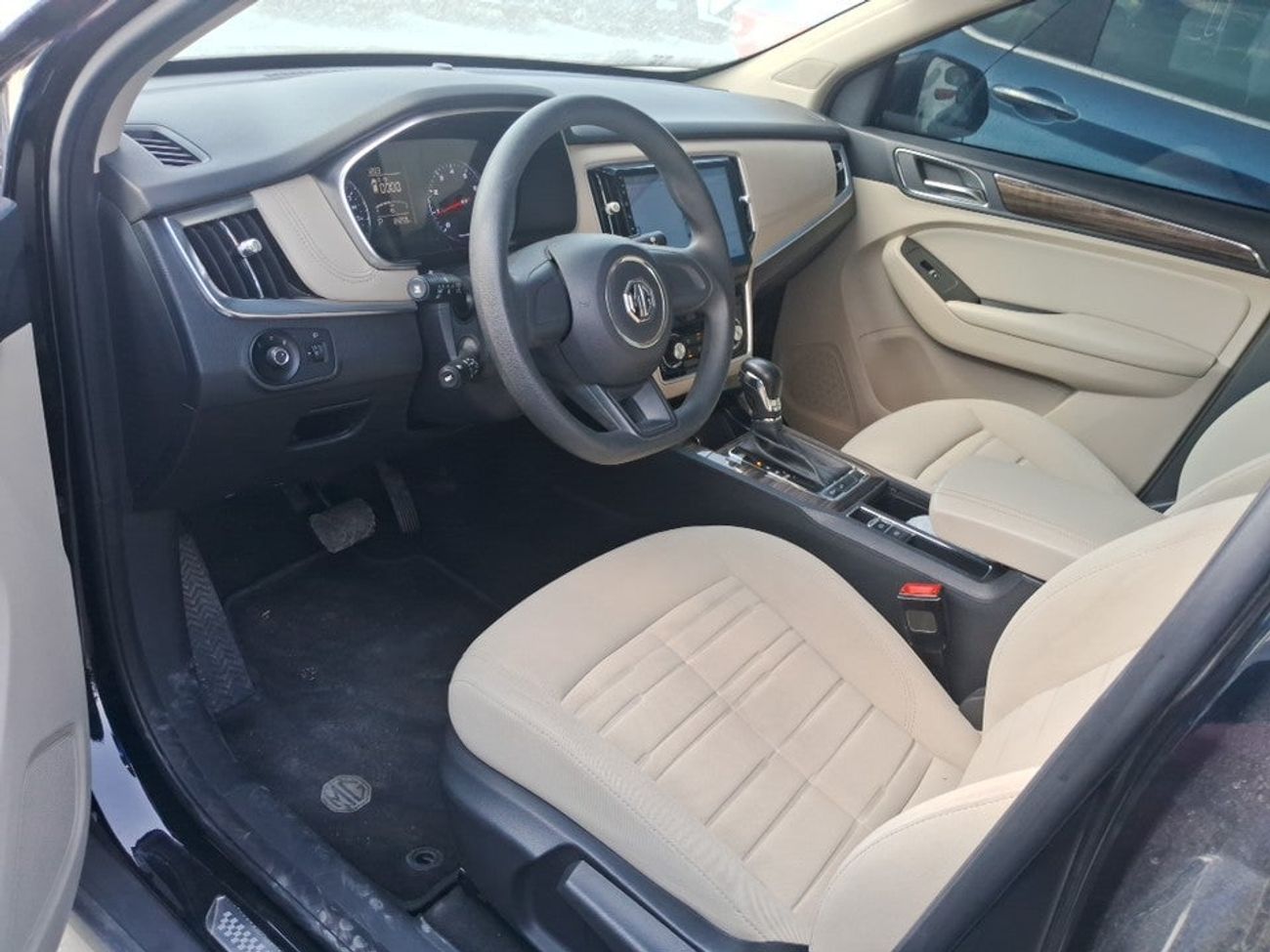 MG RX5 1.5T STD STD 2 | Zero Down Payment | Home Test Drive