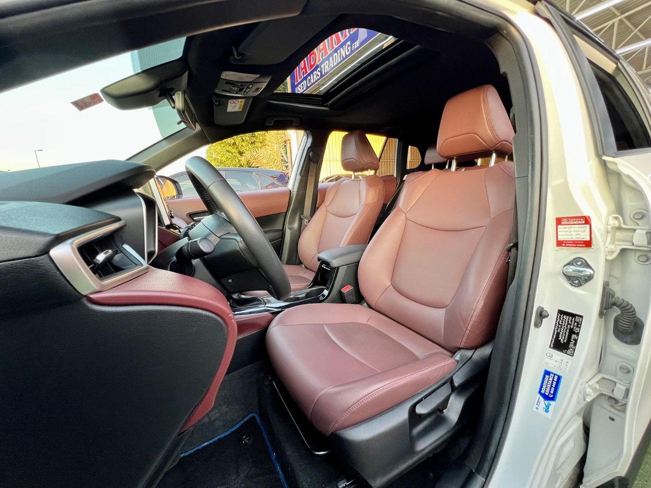 Toyota RAV4 2.5L VXR Hybrid gcc warranty one year bank financie available