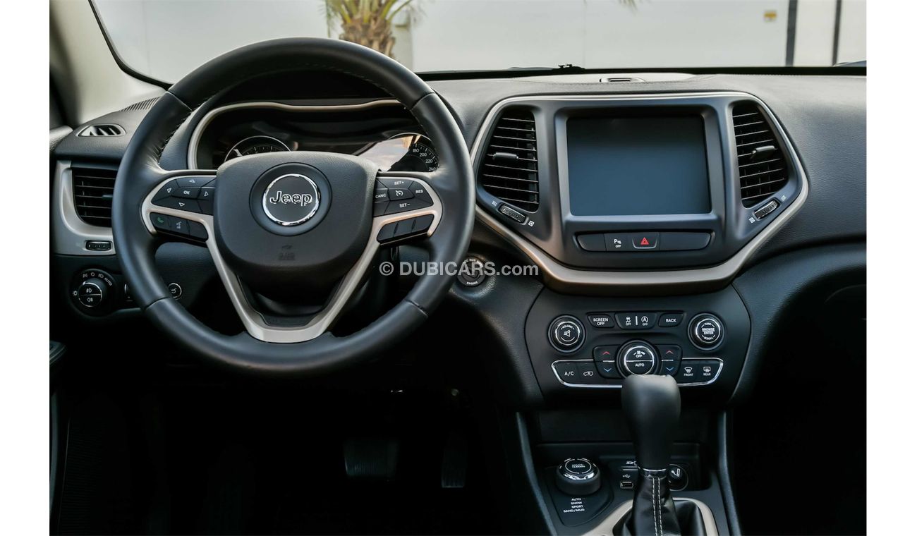Jeep Cherokee 3.2L V6 Limited - 2016 - 7000 Kms Only! - AED 1,938 PM - 0 Downpayment