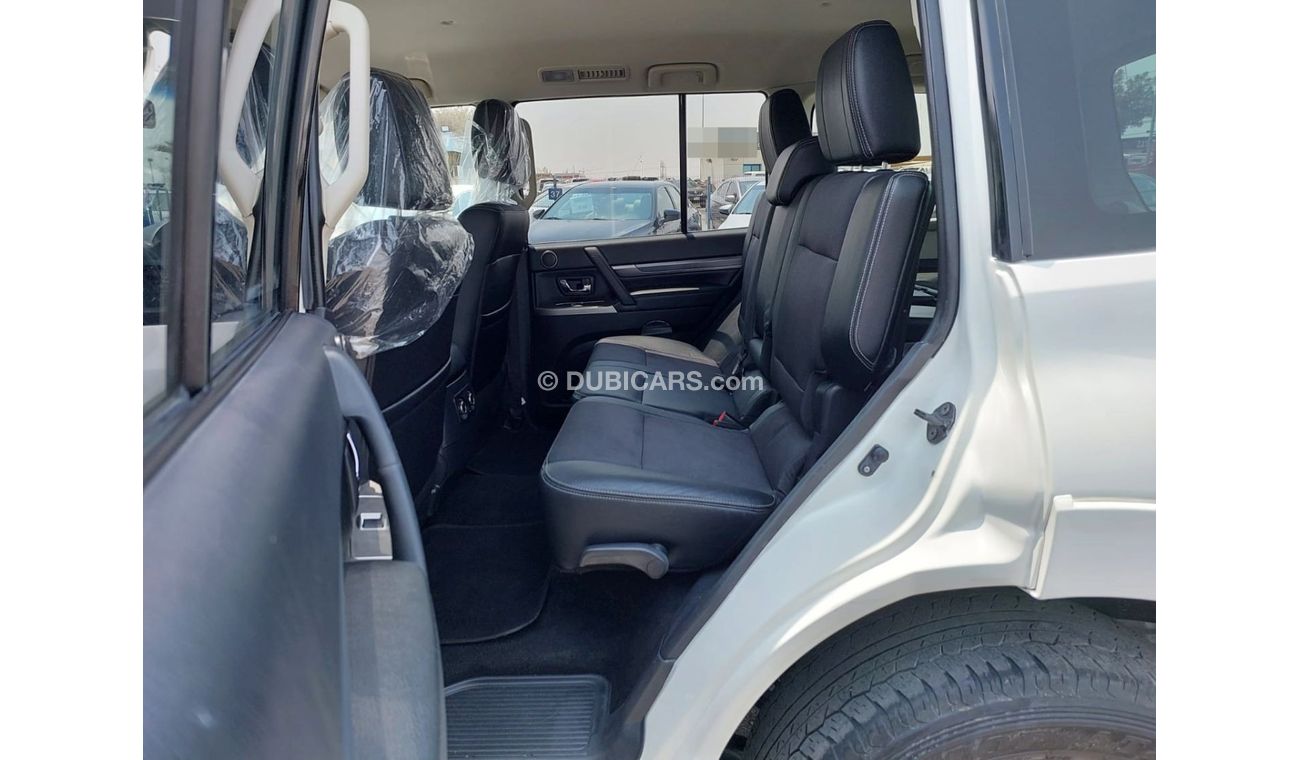 Mitsubishi Pajero MITSUBISHI PAJERO RIGHT HAND DRIVE(PM00423)