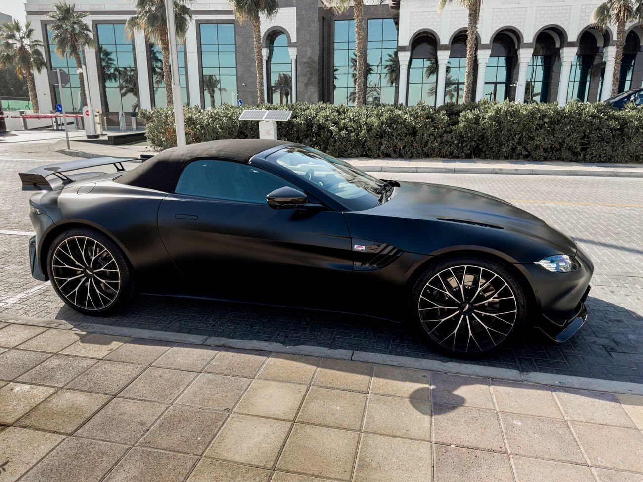 أستون مارتن فانتيج F1 Edition 4.0L