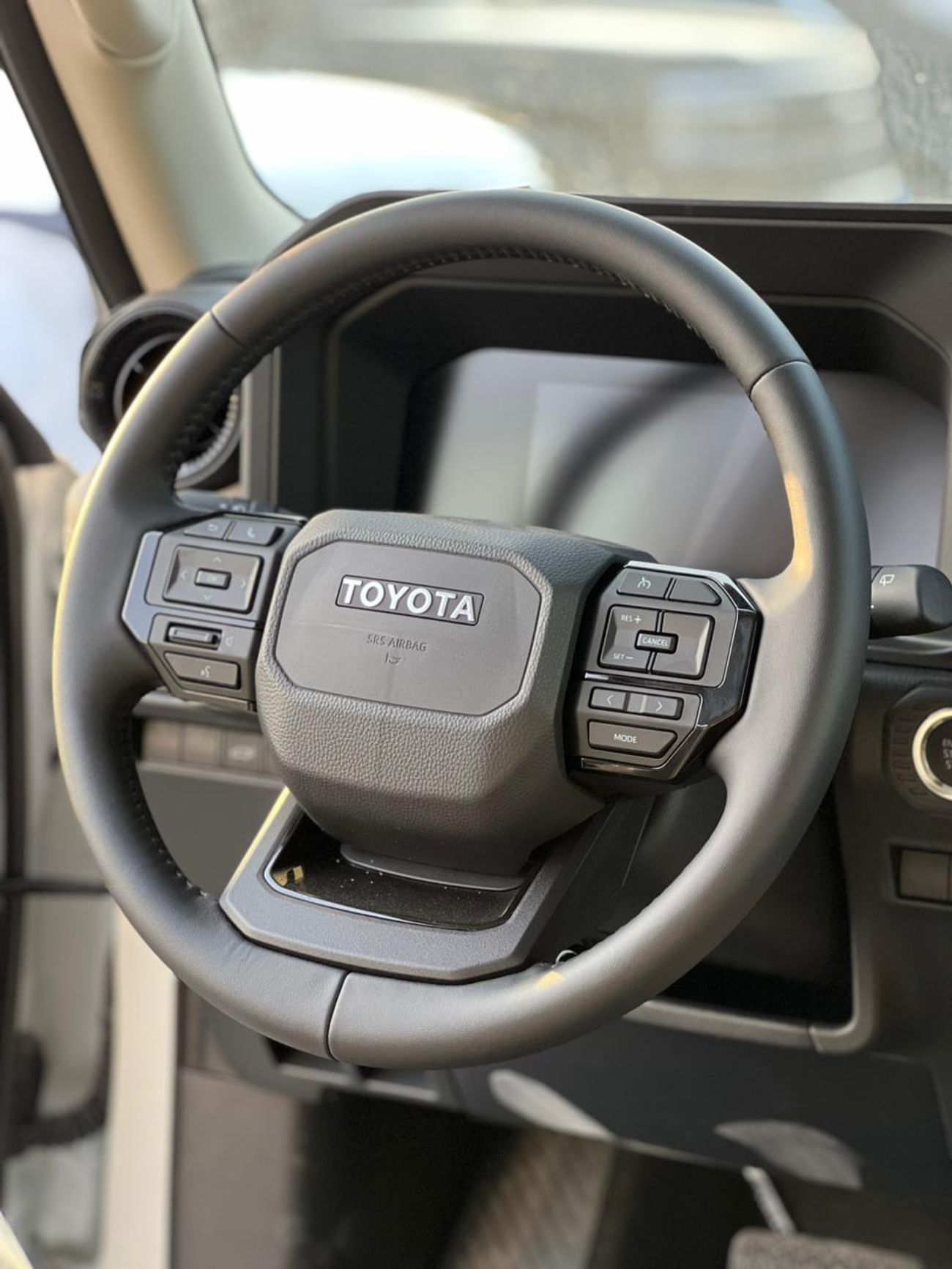 Toyota Prado txl 2.8T - Automatic . deseil . SUV/Crossover . Four Wheel Drive . 7 Seats . 5 Doors ▾