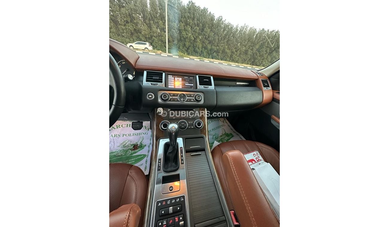 لاند روفر رينج روفر سبورت رنج روفر سوبر تشارج موديل 2012 خليجي فول ابشن كامله مالك واحد استخدام بسيط جدا مفتاحين الوكاله