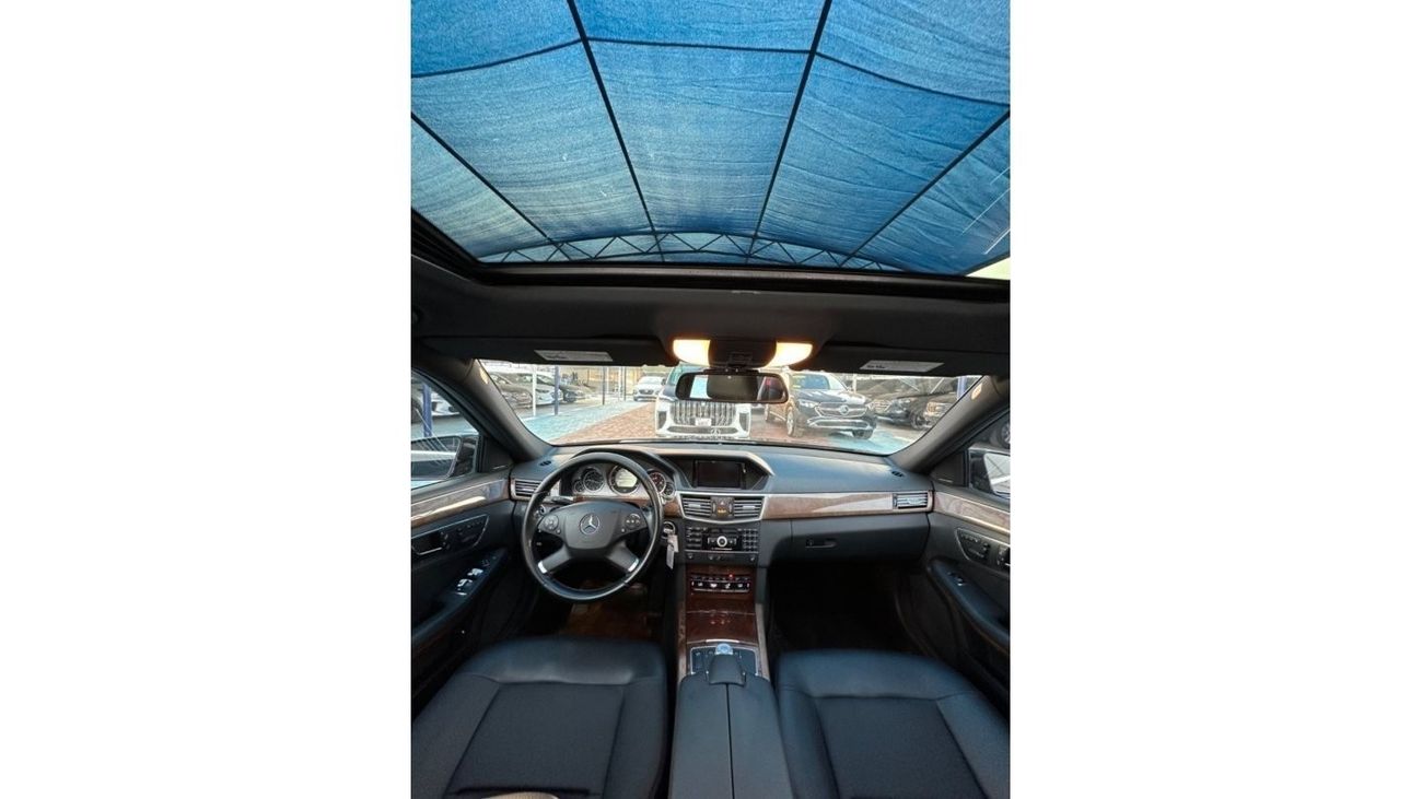 مرسيدس بنز E 350 السيارة بحالة ممتازة مرسيدس بنز 2011 E350 من الداخل جلد أسود دفع ثنائي