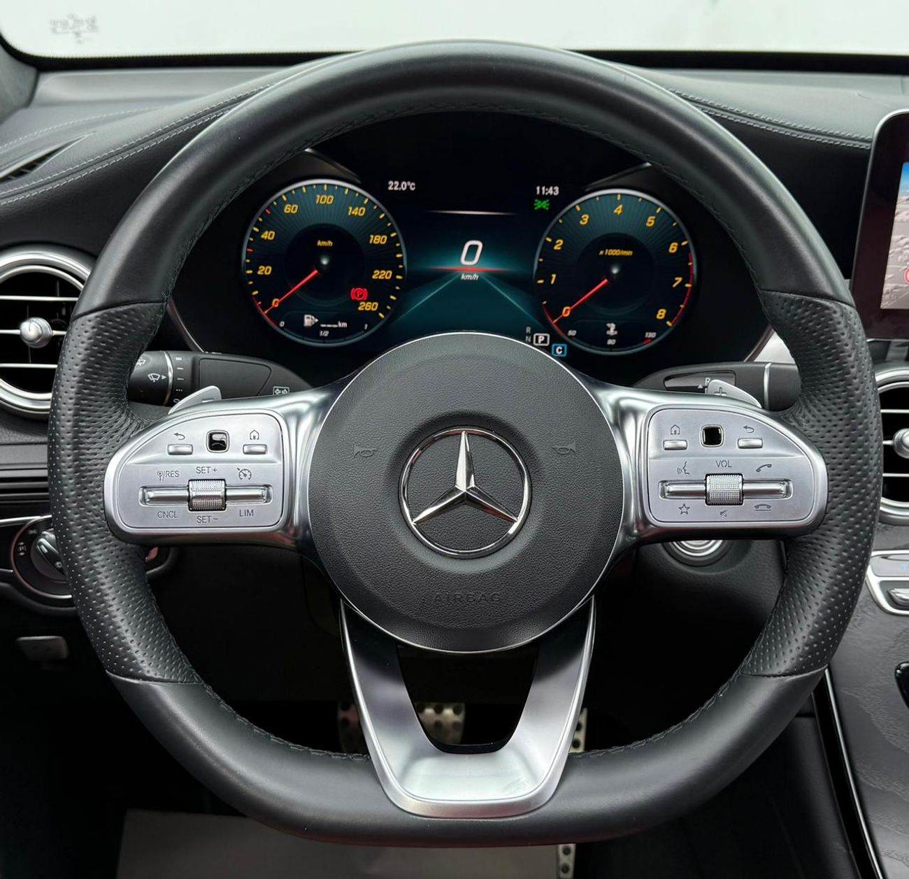 مرسيدس بنز GLC 200 4Matic 2022 Mercedes Benz GLC200 4MATIC Coupe, 2027 MB Warranty, Full MB Service History, Fully Load