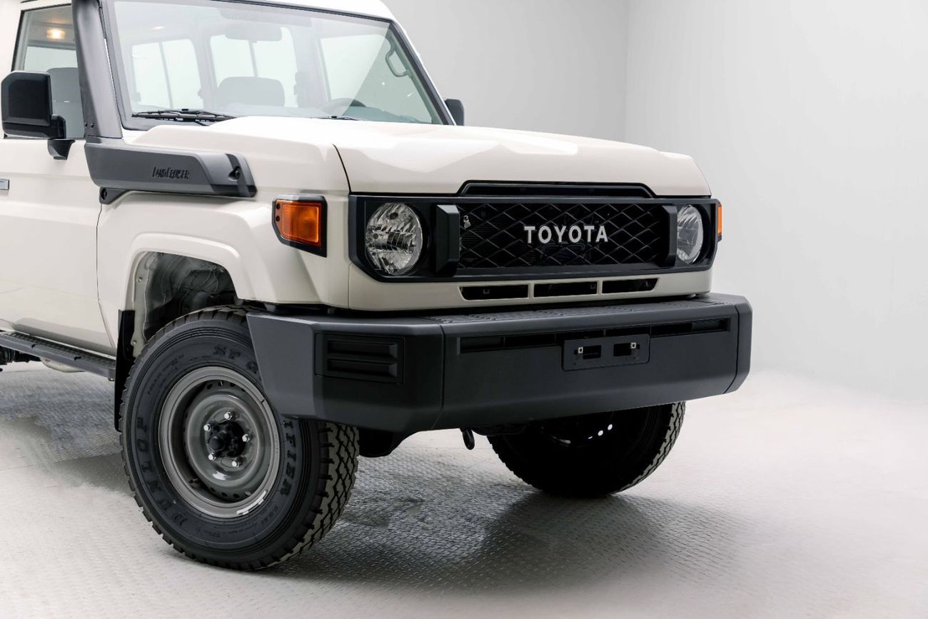 Toyota Land Cruiser 70 LC78 Hardtop 4.2L - 3 Door - Manual - White Inside Bluish Grey | Export Only