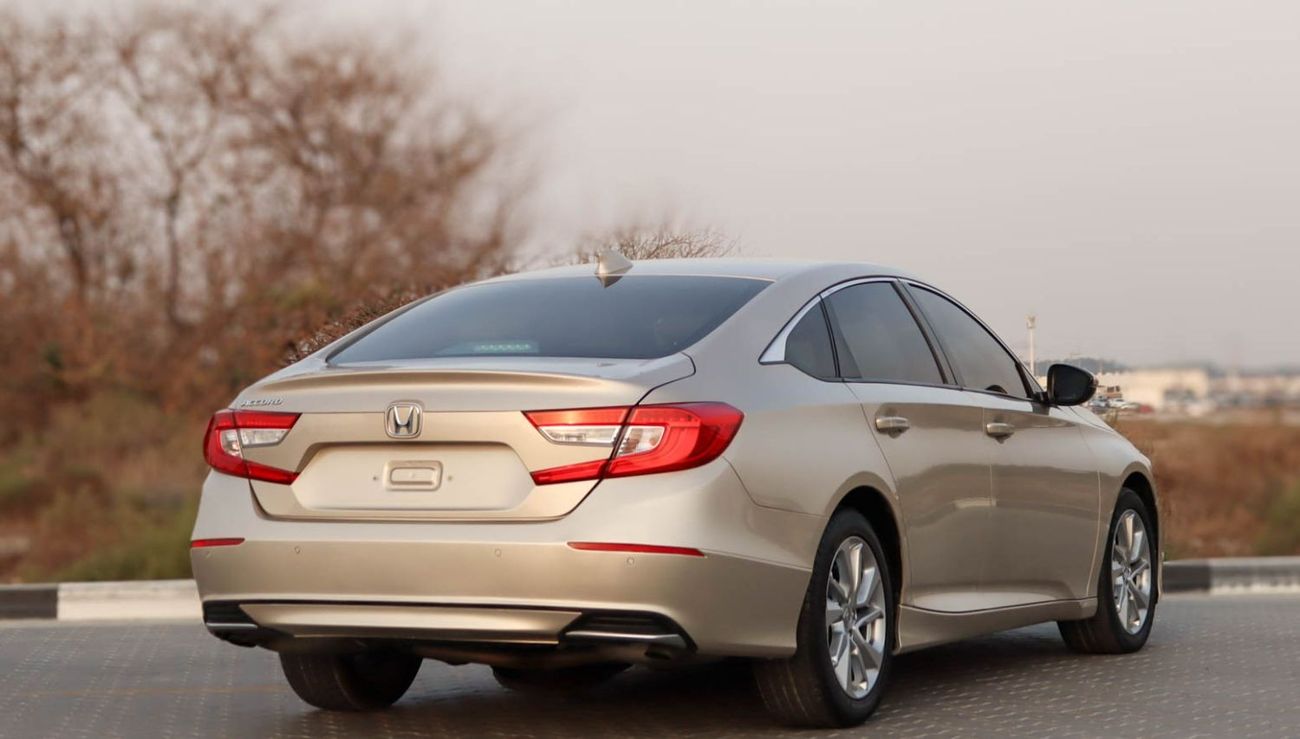 Honda Accord EX 1.5L Honda Accord 1.5L 2018 GCC accident-free in excellent condition  1046 pm