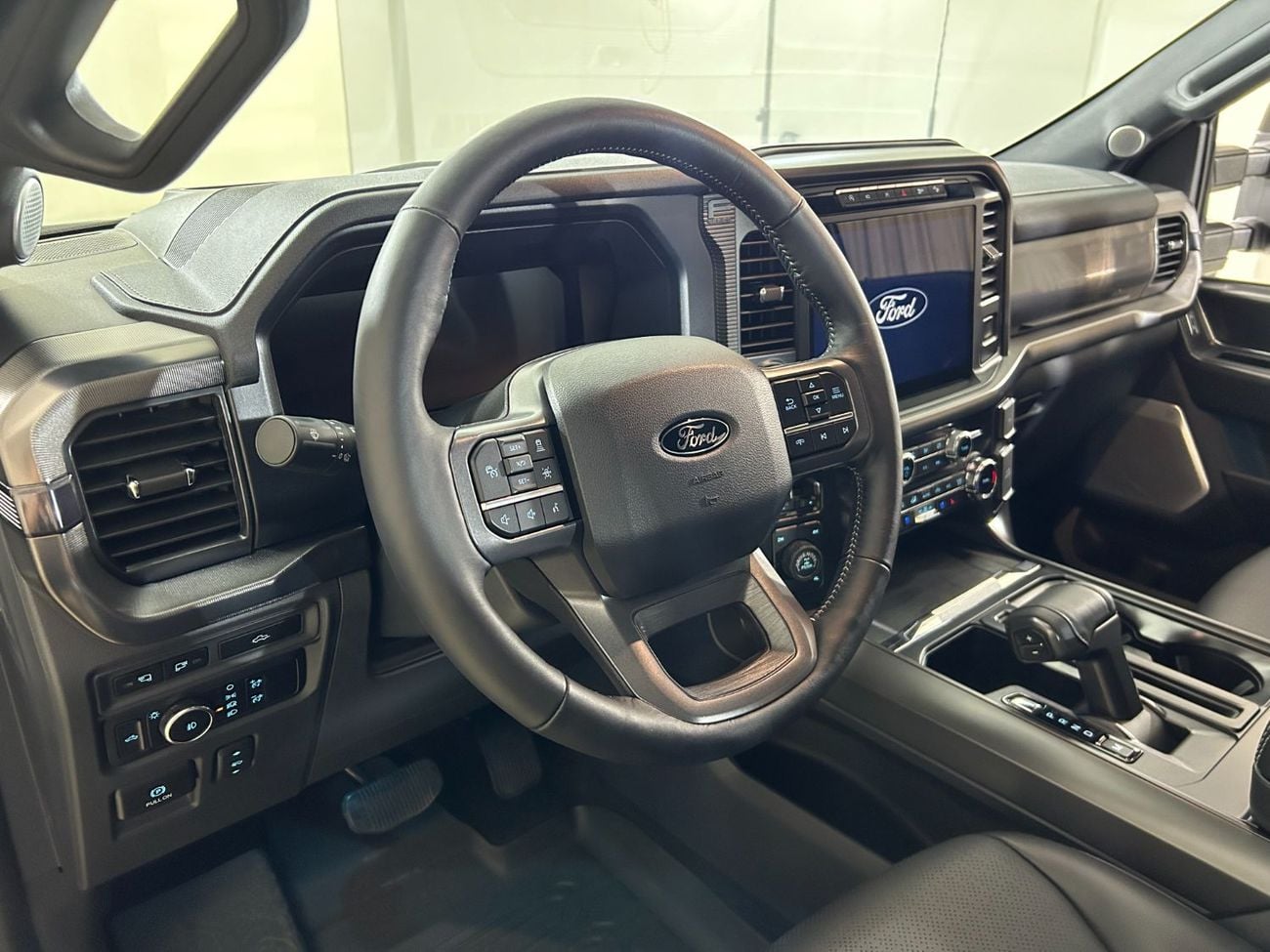 فورد F 150 LARIAT CREW CAB 1524EB/ AL TAYER MOTORS AL QOUZ SHOWROOM
