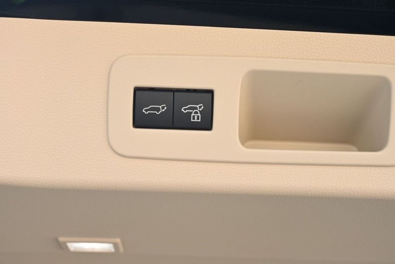 Toyota Land Cruiser Toyota Landcruiser (300 Series) 4.0L Petrol, SUV, 4WD, 5Doors, Cruise Control, Sunroof, Front Electr