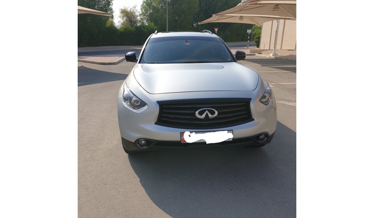 إنفينيتي QX70 Sport Luxury 3.0