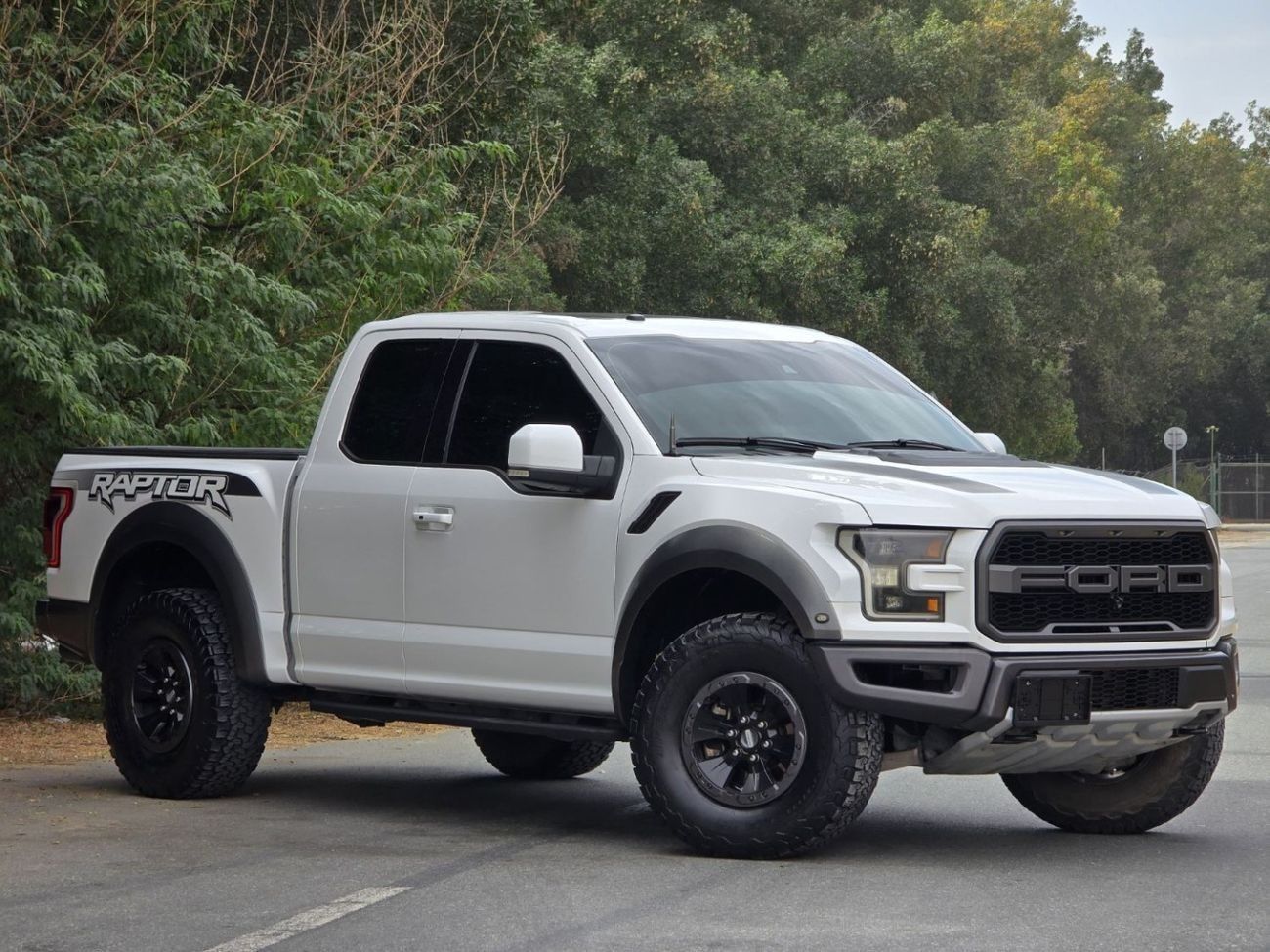 فورد إف-150 رابتور FORD F-150 RAPTOR 2018 GCC ORGINAL PAINT // ACCIDENT FREE // GOOD CONDITION