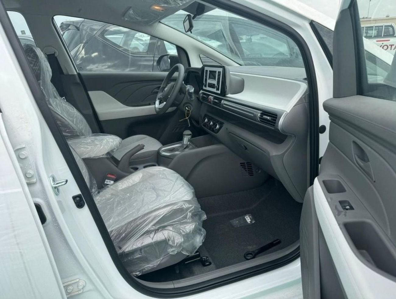 هيونداي جراند ستاريكس HYUNDAI STARGAZER 1.6L PETROL 7 SEATS 2024