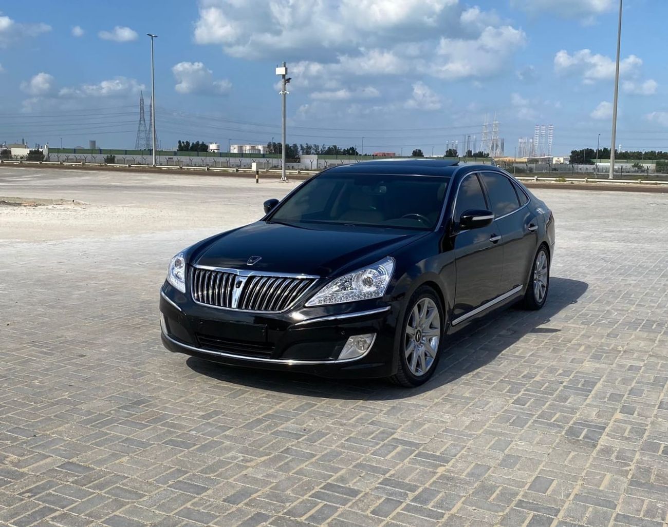 Used Hyundai Equus Good condition car 2011 for sale in Dubai - 701286