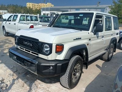 Toyota Land Cruiser 76 2.8L DIESEL A/T 9 SEATER HARDTOP(EXPORT TO AFRICA ONLY)
