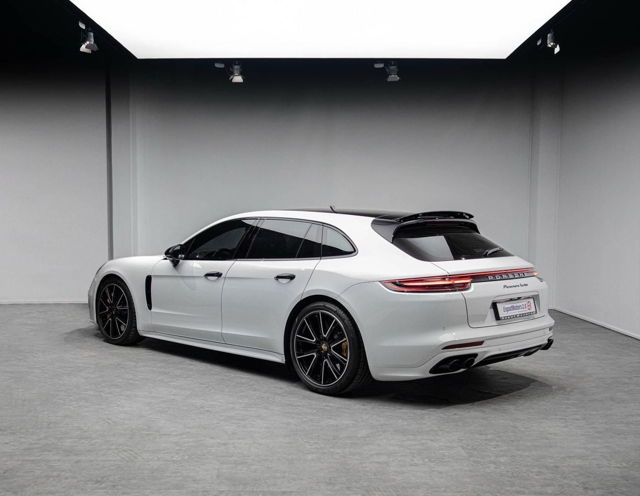 Porsche Panamera Turbo Sport Turismo 4.0L AWD Sport Turismo • 550 BHP • Warranty + Service Contract Available • GCC