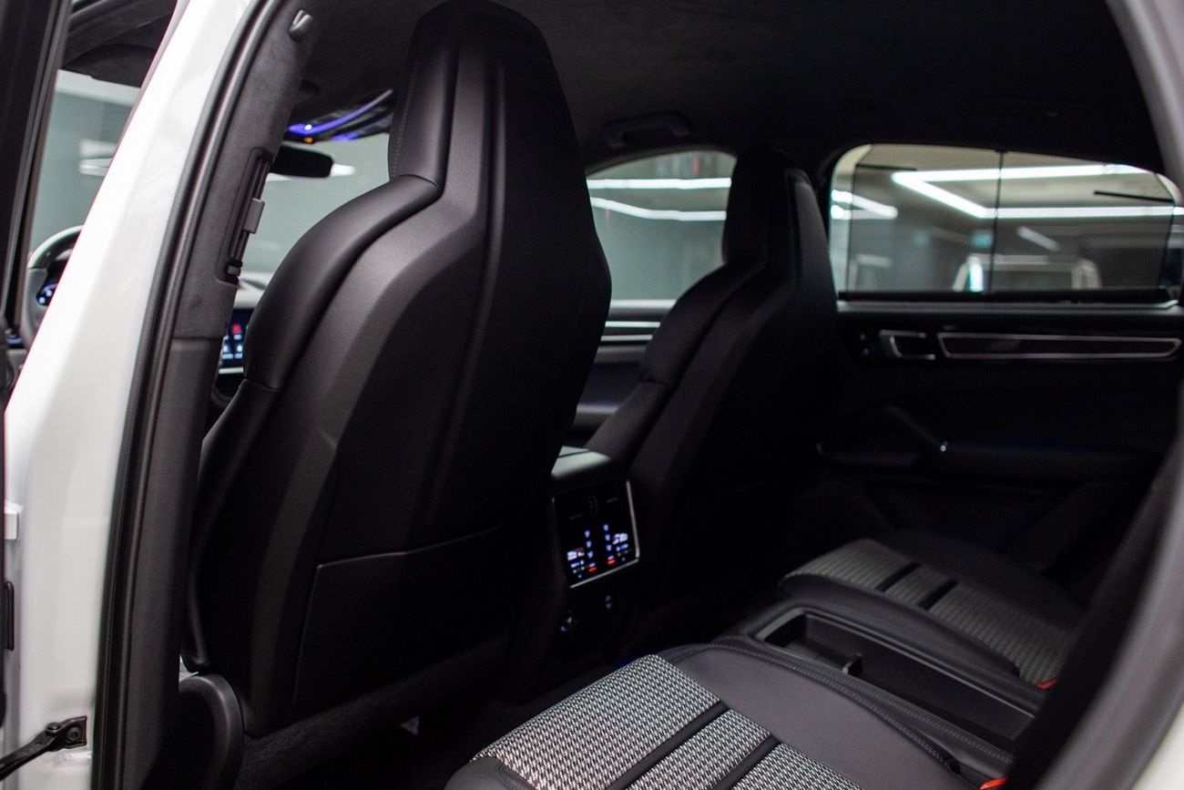 Porsche Cayenne Gcc | Dealer Warranty