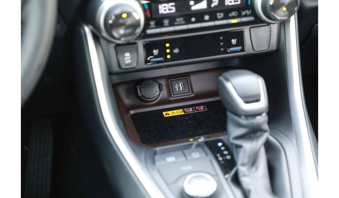 Toyota RAV4 2024 TOYOTA RAV4 HI 2.5 - PLATINUM WHITE PEARL inside BLACK