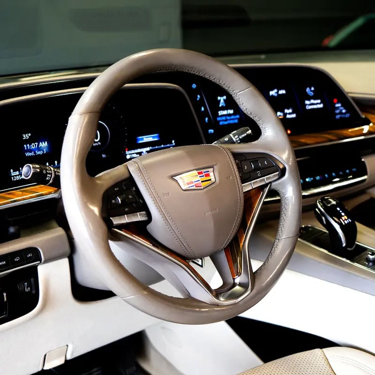 كاديلاك إسكالاد Premium Luxury Platinum 6.2L AWD