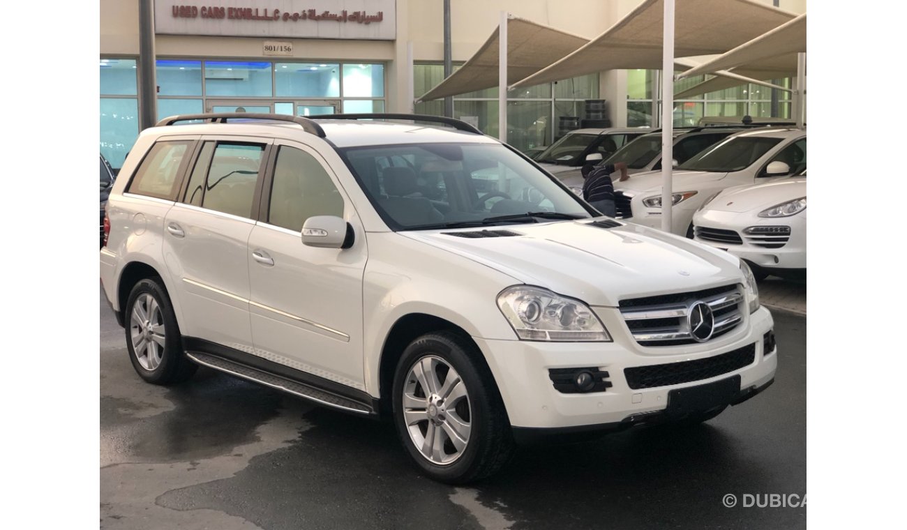 Mercedes-Benz GL 450 Mercedes benz GL500 model 2008 GCC car perfect condition very clean from inside and outside