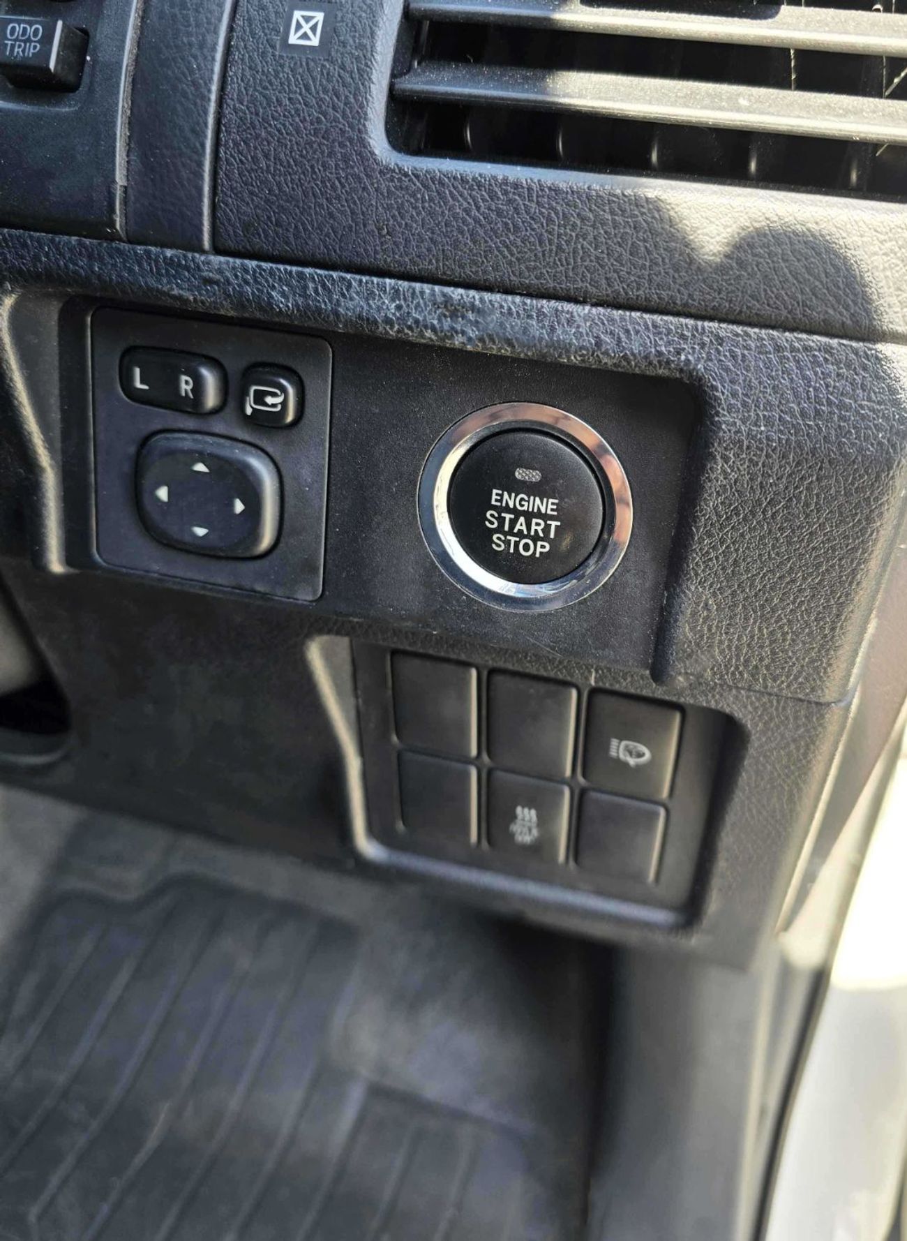 Toyota Prado 4x4 Diesel 2.8L Right hand Drive (Export Only)