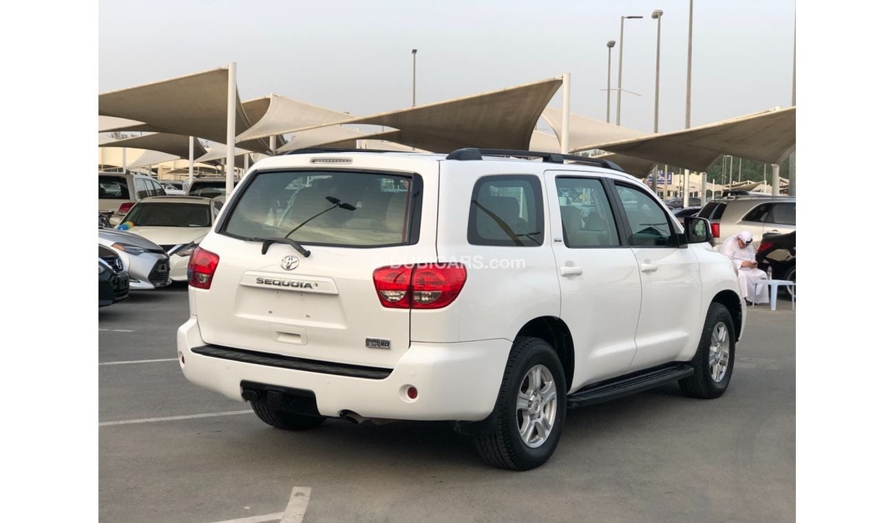 تويوتا سيكويا موديل 2013 خليجي حاله ممتازه من الداخل والخارج