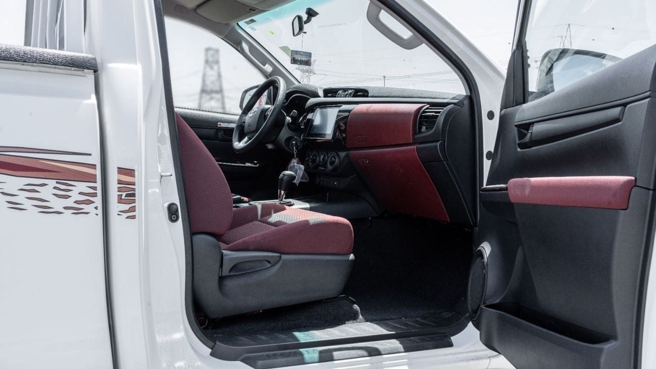 تويوتا هيلوكس 2026 Toyota Hilux SC GLX 2.8L AT Diesel (White-Red)