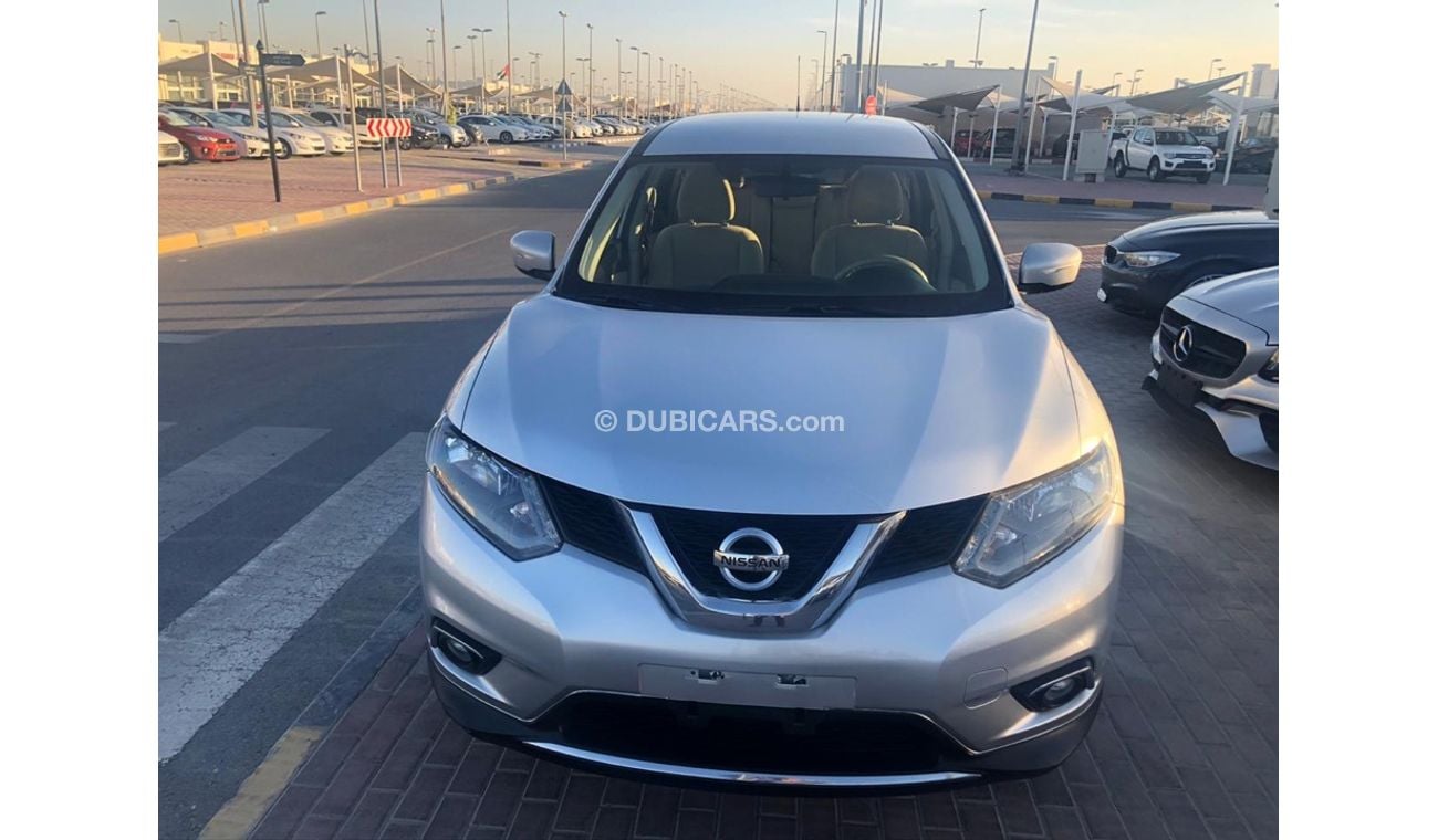 Nissan XTrail Nissan XTrail model 2015 GCC car prefect condition full service full option low mileage