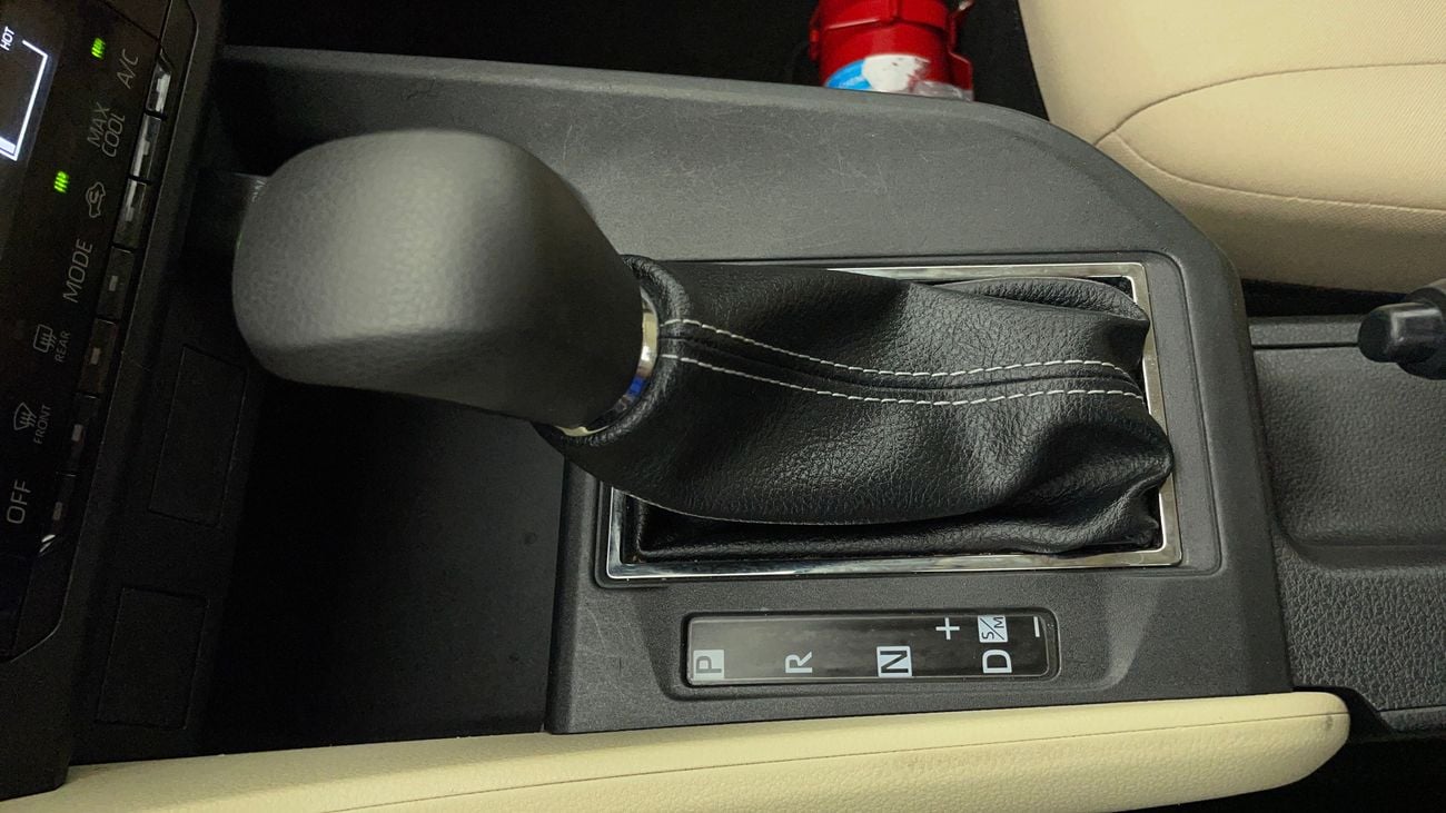 تويوتا يارس E 1.5 | بدون دفعة مقدمة | اختبار القيادة في المنزل