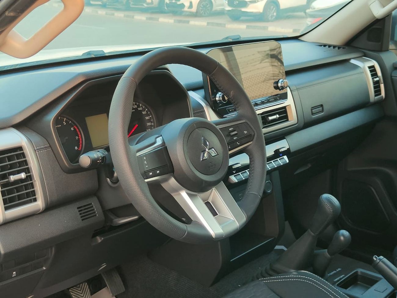 ميتسوبيشي L200 MITSUBISHI L200 PETROL GLX 2.4L 2025