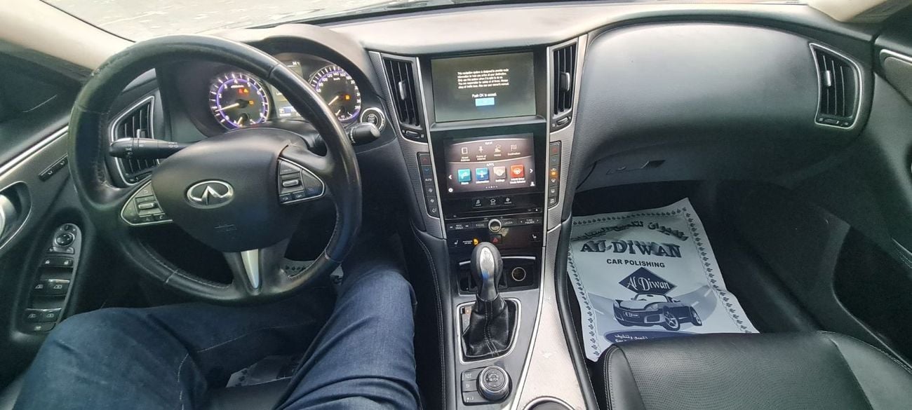 Infiniti Q50 Premium 2.0L