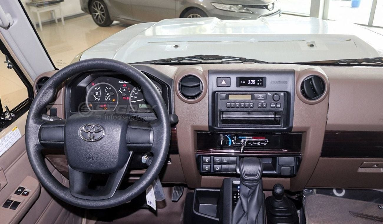 تويوتا لاند كروزر بيك آب 2025 Model Toyota Land Cruiser Pick Up LC79 SC, 4.0L Petrol 4WD 6A/T