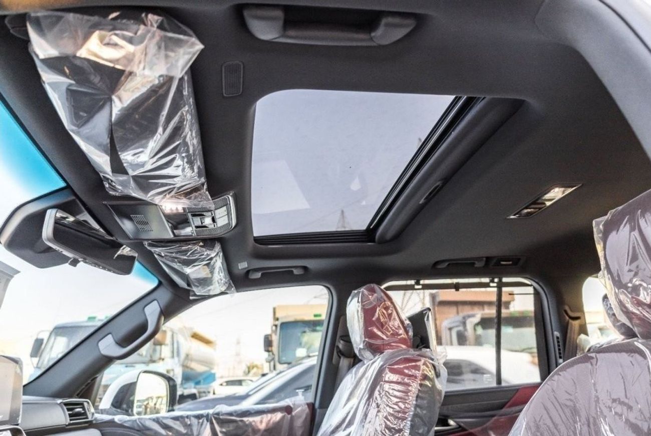 لكزس LX 600 سيجناتشر