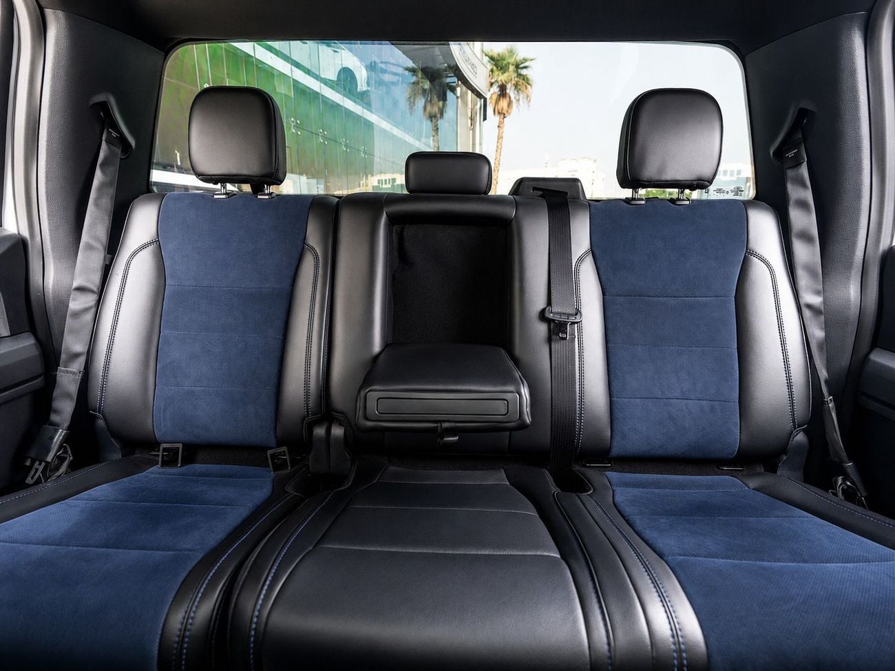 Ford F-150 RAPTOR SUPER CAB (3.5L · 6 Cyl · Automatic · Petrol · Pick Up Truck · All Wheel Drive · 5 Seats · 4 Door)