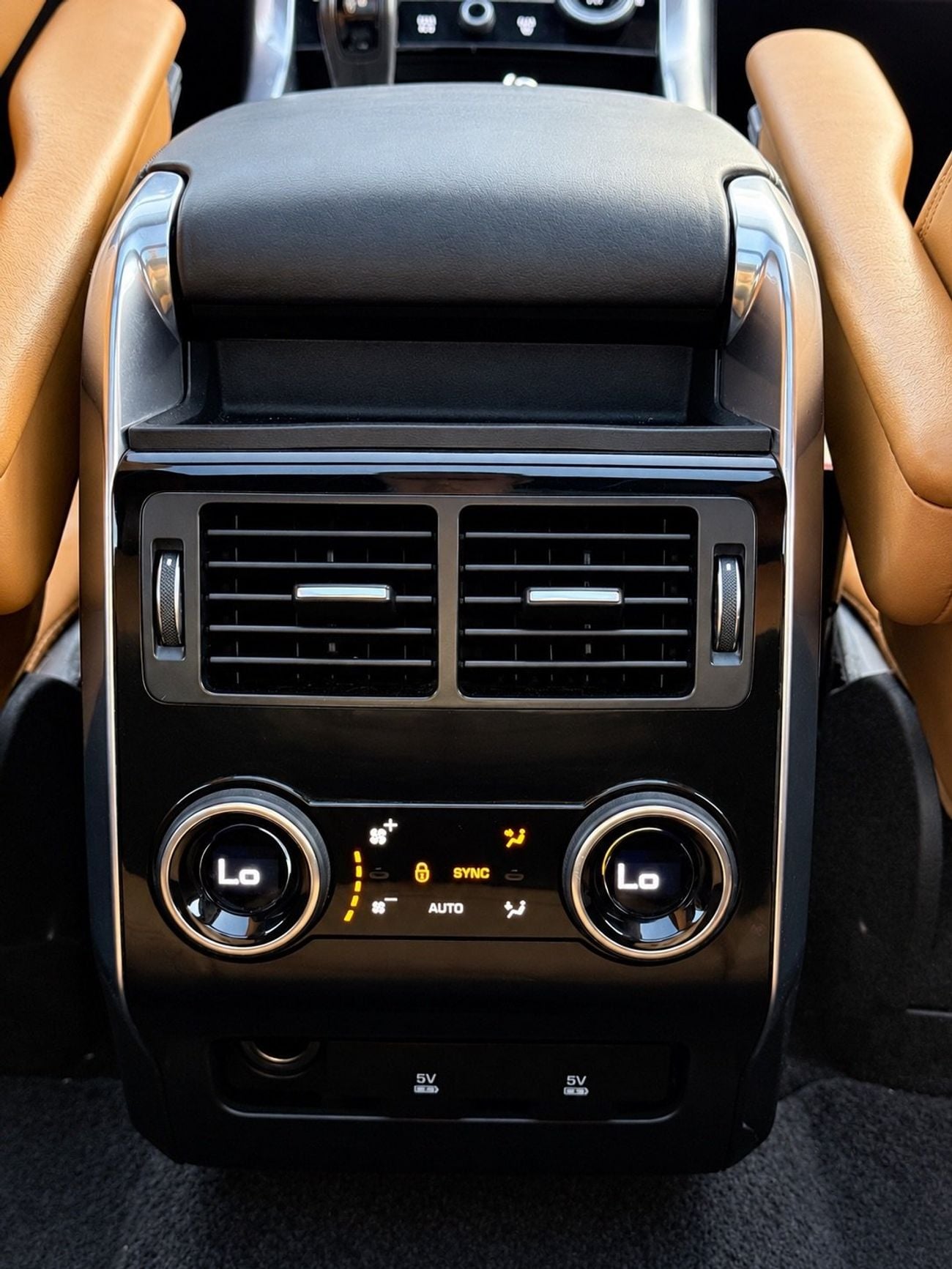 Land Rover Range Rover Sport HSE DYNAMIC Range Rover Sport HSE Black Edition | 2018 GCC Specifications | Full Option