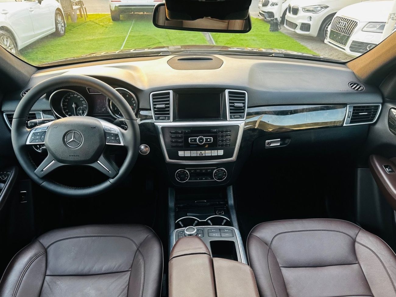 Mercedes-Benz ML 350 AMG MERCEDES BENZ ML350 MODEL 2013 GCC CAR PERFECT CONDITION INSIDE AND OUTSIDE FULL OPTION PANORAMI