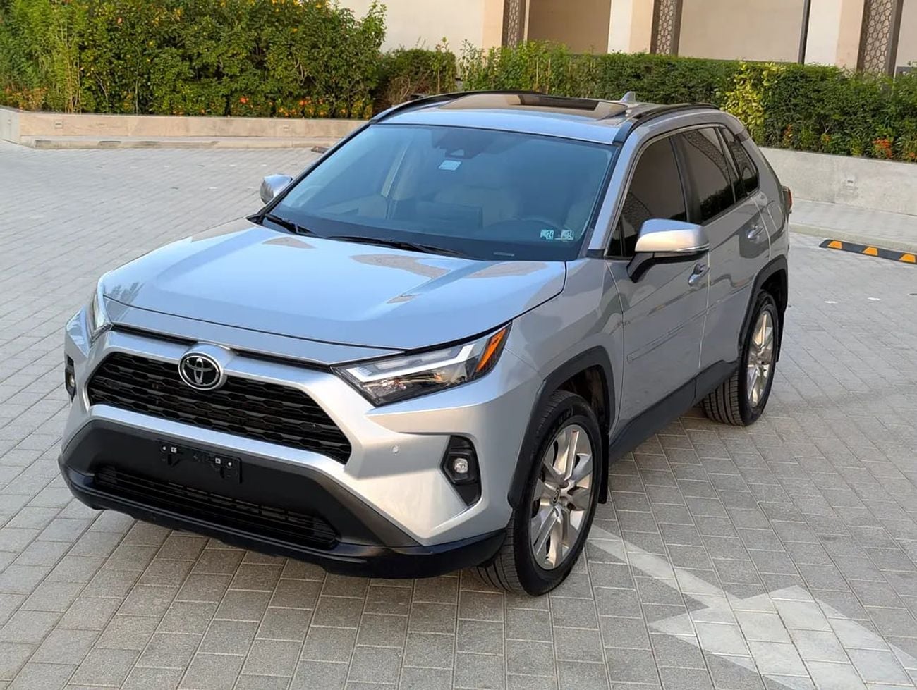 تويوتا راف ٤ XLE Premium 4X4 - American Specs - GCC Ready!