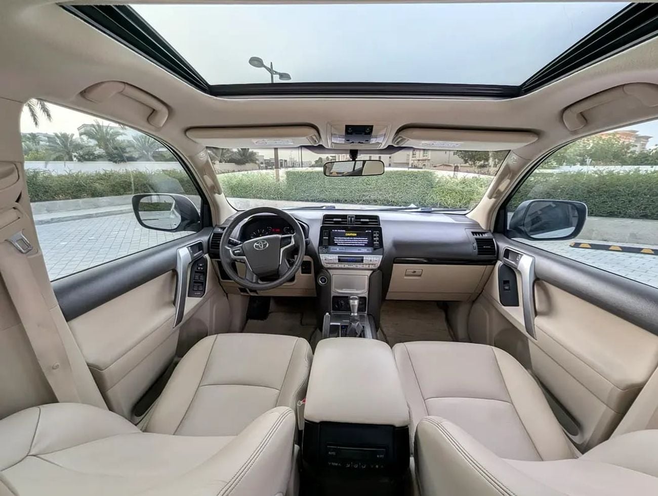 Toyota Prado VXR Full Option-V6 4.0L-GCC specs-Well Maintained