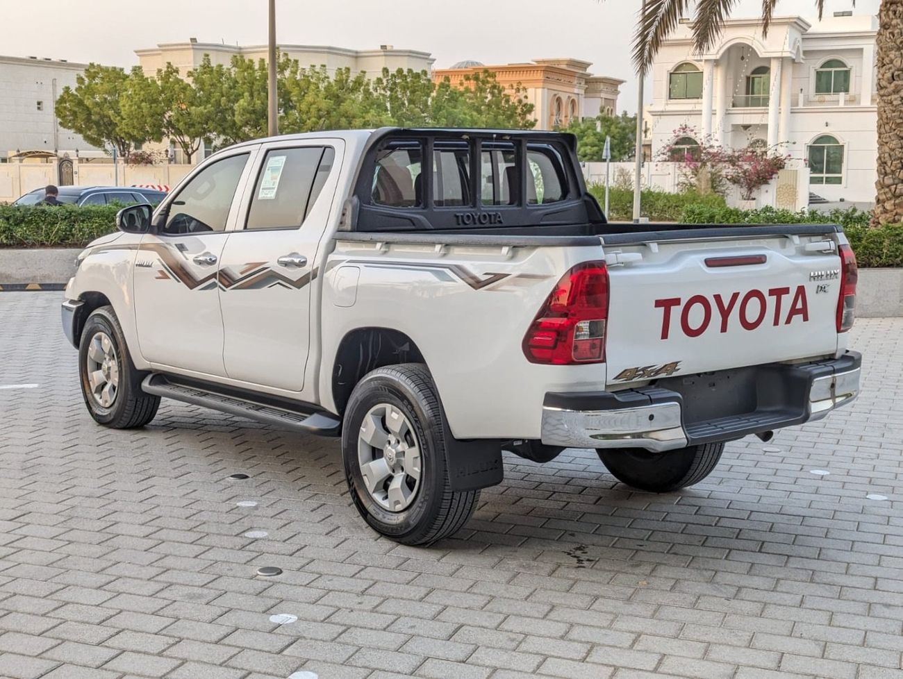 تويوتا هيلوكس S GLX 2.4L AWD A/T