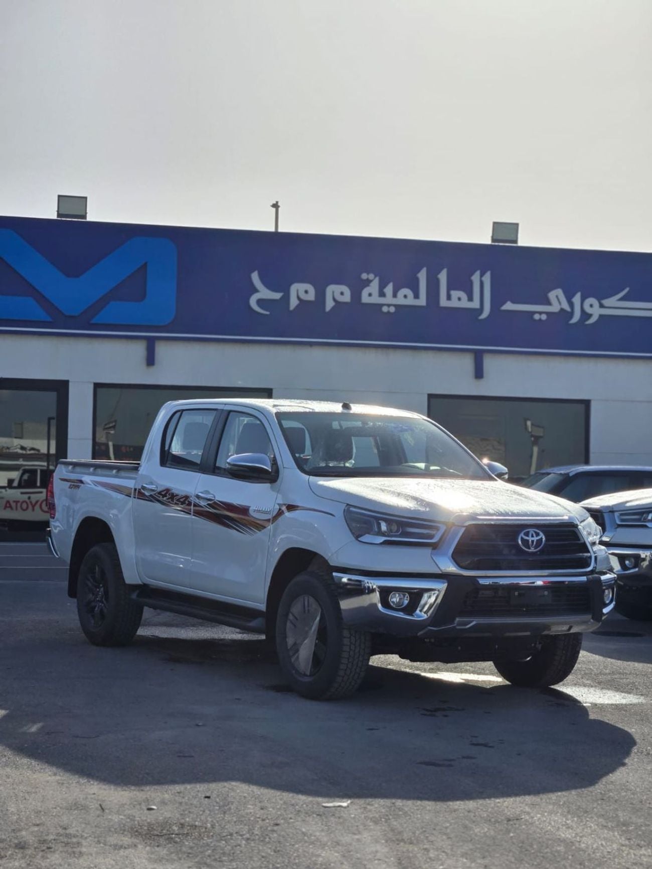 Toyota Hilux GLX 2.7L PETROL M/T DOUBLE CABIN FULL OPTION PICKUP WITHOUT PUSH START