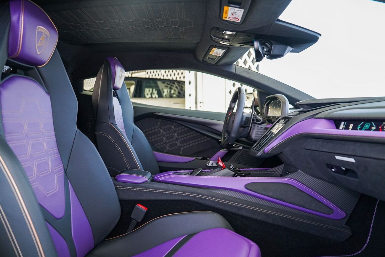 لامبورغيني ريفويلتو 6.5L V12 Hybrid